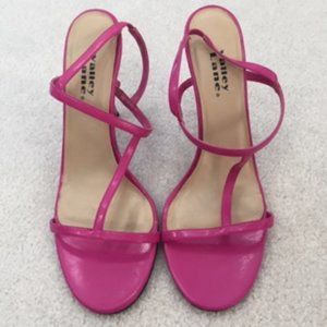 Valley Lane Pink T-Strap Sandals - 8.5